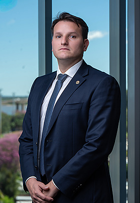 Dr. Mijael Julian
